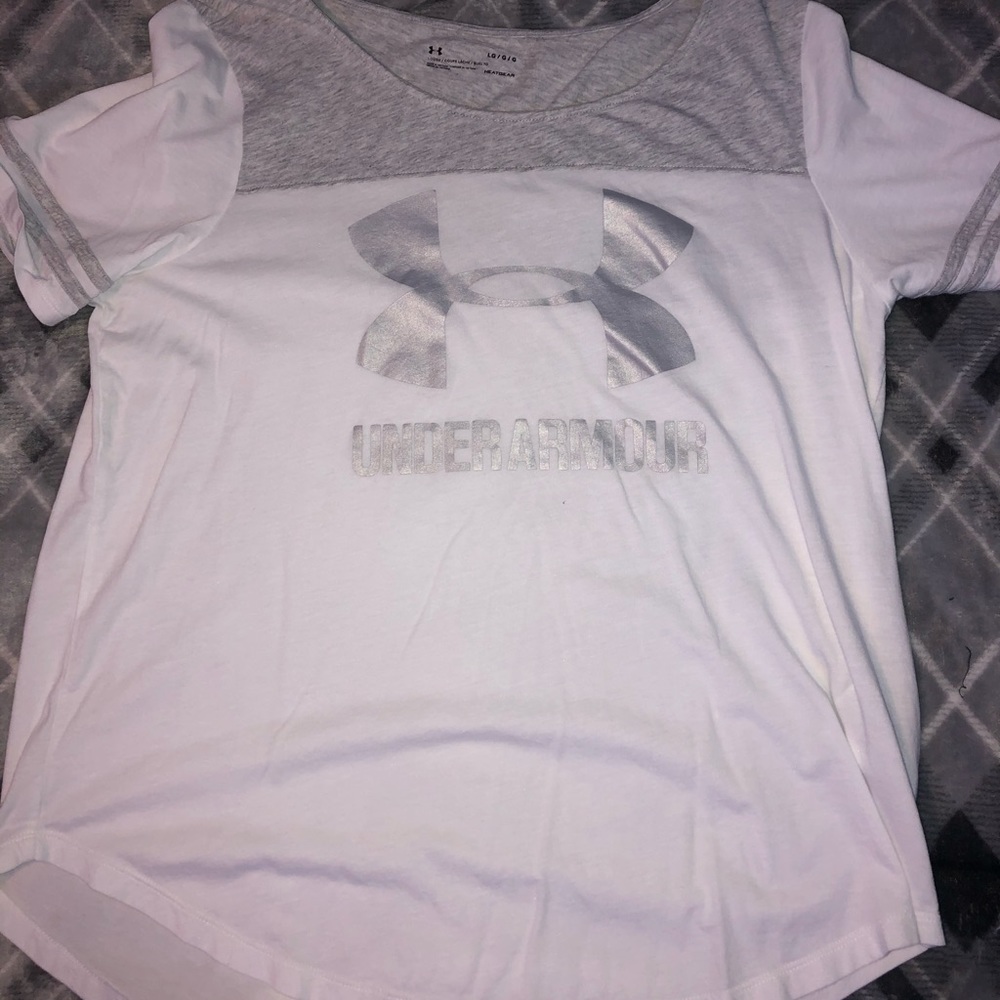 Under armour tee shirt